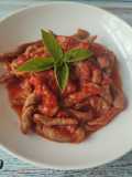 Fusilli freschi integrali al ferretto con pomodoro e basilico