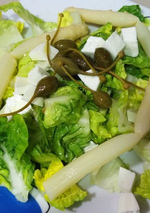 Una foto de Ensalada caparrón
