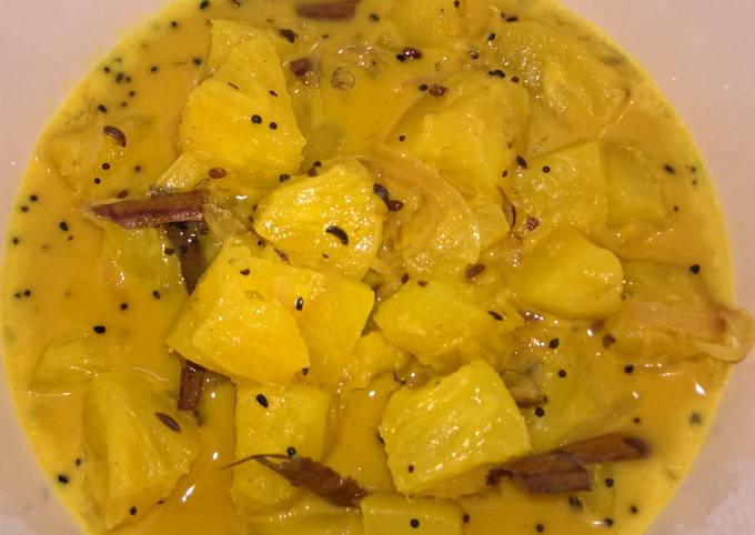 Pineapple &amp; coconut cream curry