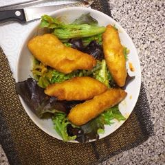 A picture of Air fried fish with sweet chilli leafs.