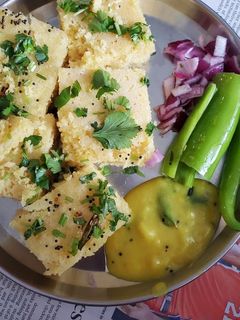 ढोकला (dhokla recipe in Hindi) रेसिपी मुख्य फोटो