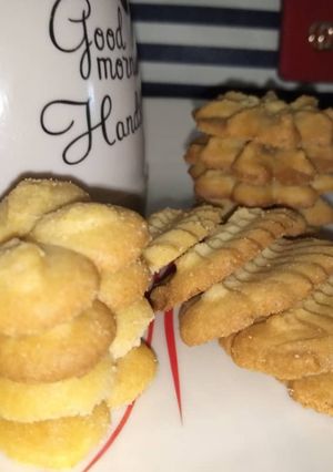 A picture of Butter cookies.