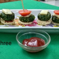 A picture of Palak Tikki.