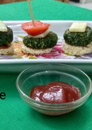 A picture of Palak Tikki.