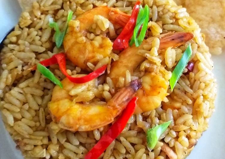 Langkah Mudah untuk Menyiapkan Nasi Goreng Seafood Kari  Anti Gagal
