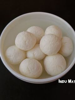 बंगाली रसगुल्ला (Bengali rasgulla recipe in Hindi) रेसिपी मुख्य फोटो