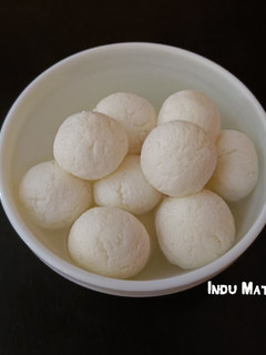 बंगाली रसगुल्ला (Bengali rasgulla recipe in Hindi) रेसिपी मुख्य फोटो