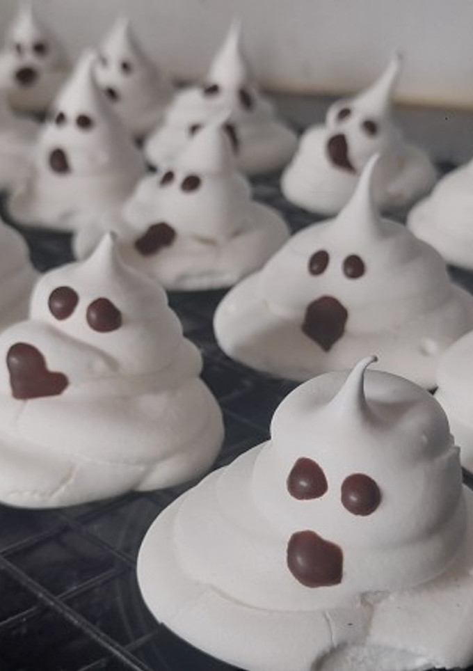 Una foto de Fantasmas de merengue 👻