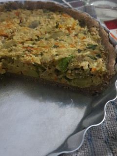 Una foto de Tarta de verduras. (Masa de harina integral)