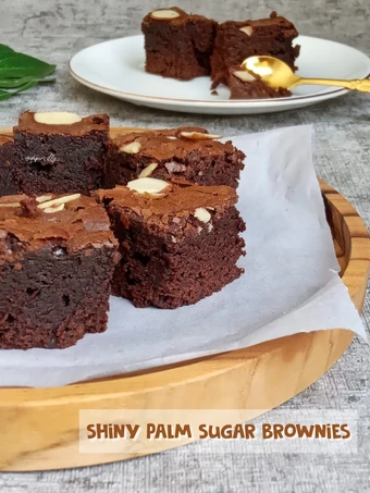 Cara Mudah Menyiapkan Resep Shiny Palm Sugar Brownies yang  Bikin Ketagihan Anti Ribet, Uenak Banget