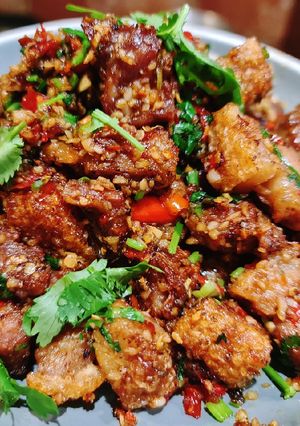 รูปของ หมูแดดเดียวหนังกรอบคั่วพริกเกลือ