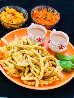 ગુજરાતી ચંપાકલી ગાંઠિયા (Chmpakali gathiya recipe in Gujarati) રેસીપી મુખ્ય ફોટો
