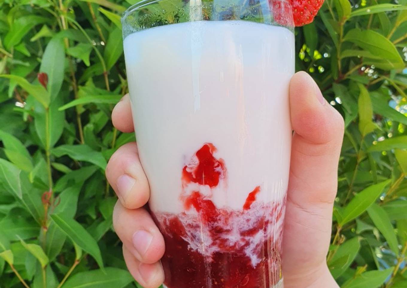 16. Korean Milk Strawberry 🍓