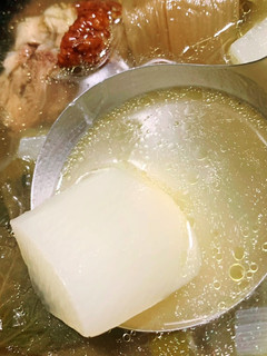 鴨骨福菜白蘿蔔湯～剩菜再製食記 的食譜成品照片