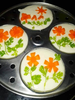 பிளவர் இட்லி (Flower idli recipe in tamil) செய்முறை முக்கிய புகைப்படம்