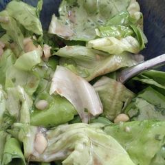 A picture of Macadamia Butter Lettuce Salad.
