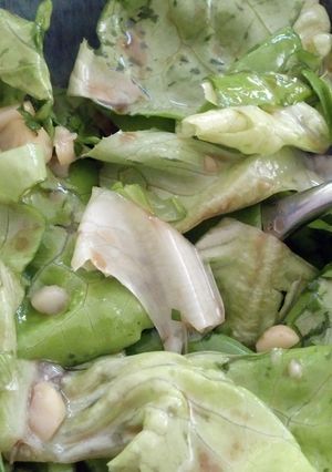 A picture of Macadamia Butter Lettuce Salad.