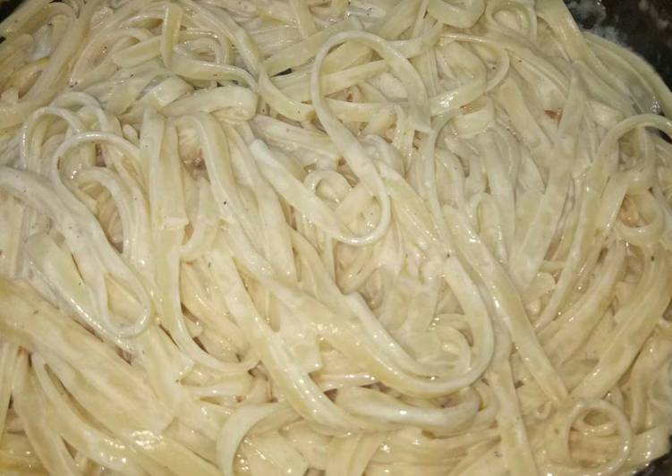 Langkah Mudah untuk Membuat The simplest fettucini carbonara(?) 😀 yang Menggugah Selera