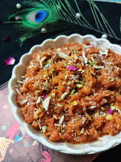 गाजर का हलवा(gajar ka halwa recipe in hindi) रेसिपी मुख्य फोटो