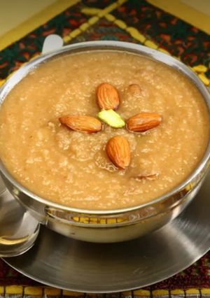 A picture of Sooji halwa.