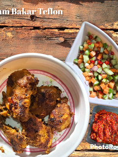 Foto resep Ayam Bakar Teflon + Sambal & Acar