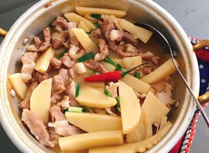 Hình của món Thịt kho măng tươi.