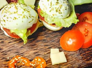 Foto resep BLT (Beef Bacon Lettuce Tomato) Egg Bun