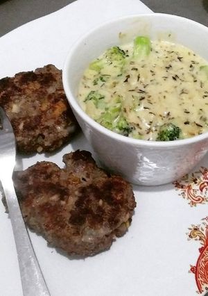 Foto resep Keto Beefburger dengan Saos Mushroom dan Brokoli