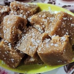 A picture of Besan burfi.