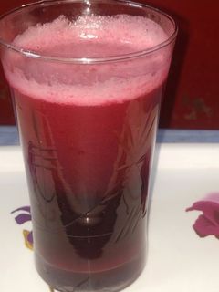 चुकंदर का जूस (chukandar ka juice recipe in Hindi) रेसिपी मुख्य फोटो
