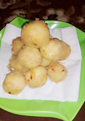A picture of Yam balls.