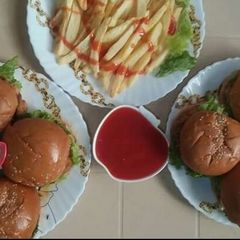 A picture of Zinger Burger😋🍔🍟.