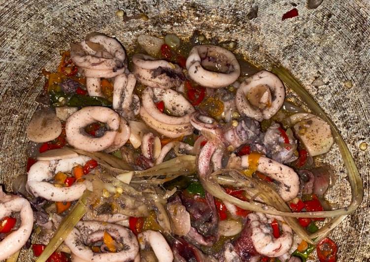 Langkah Mudah untuk Membuat Tumis Cumi Hitam Pedas Anti Gagal
