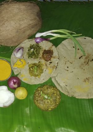 भरीत भाकरी (bharit bhakari recipe in marathi) रेसिपी चे मुख्य फोटो 