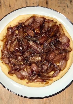 Une photo de Tarte tatin aux échalotes