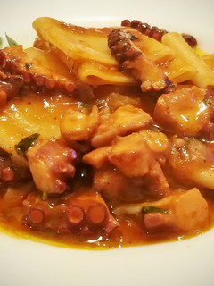 Una foto de Paccheri con pulpo al pimentón picante