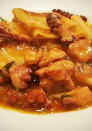 Una foto de Paccheri con pulpo al pimentón picante
