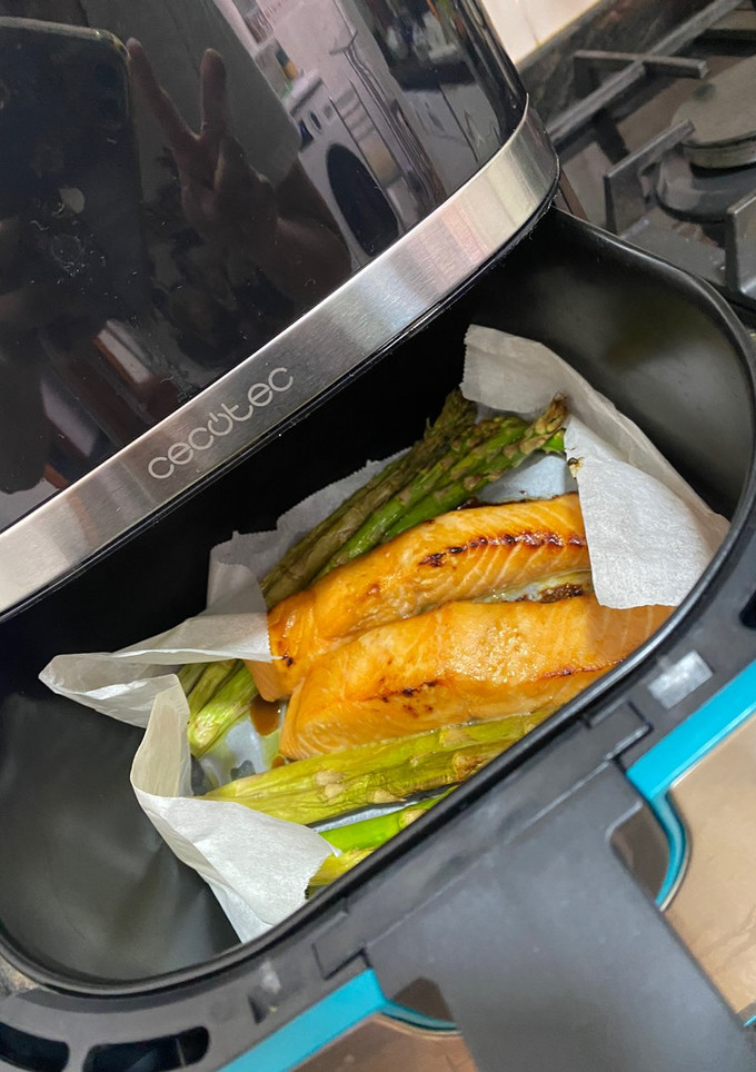 Una foto de Salmón a la miel y salsa de soja en Cecofry