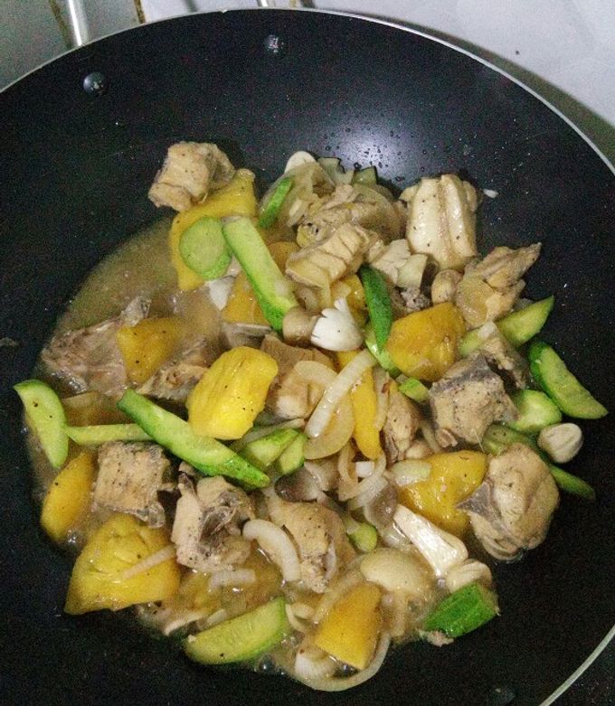 Hình của món Gà xào.