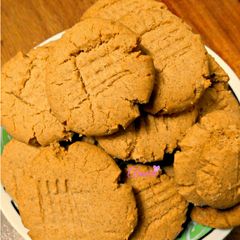 A picture of Delicious Home-made Peanut Butter Cookies      #cookiescontest.