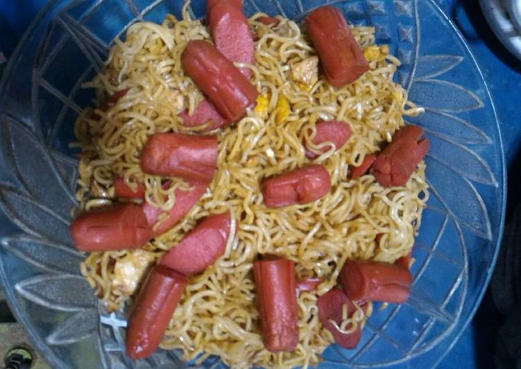 Cara Gampang Membuat Mie goreng telur dan sosis yang Bikin Ngiler