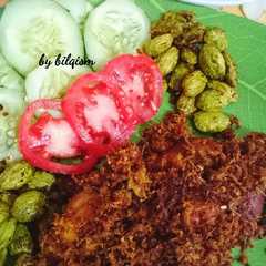 รูปของ Ayam Goreng Rempah dan Sambel Bawang