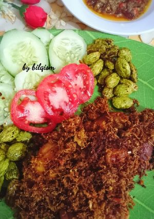 Foto resep Ayam Goreng Rempah dan Sambel Bawang