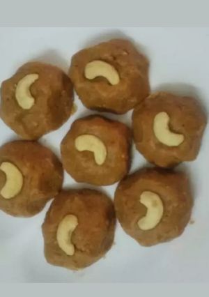 મગસ લાડુ (Magas Ladoo Recipe In Gujarati) રેસીપી મુખ્ય ફોટો
