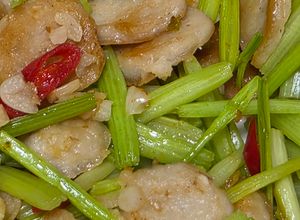 虱目魚丸炒芹菜 的食譜成品照片