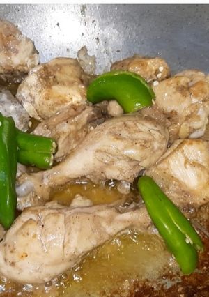 A picture of Lemon black pepper chicken.