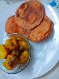 বীট লুচি (beet luchi recipe in Bengali) রেসিপির প্রধান ছবি