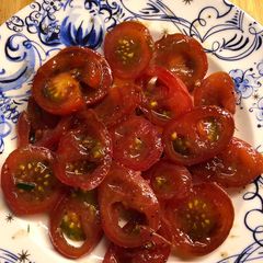 A picture of Best tomato salad - vegan.