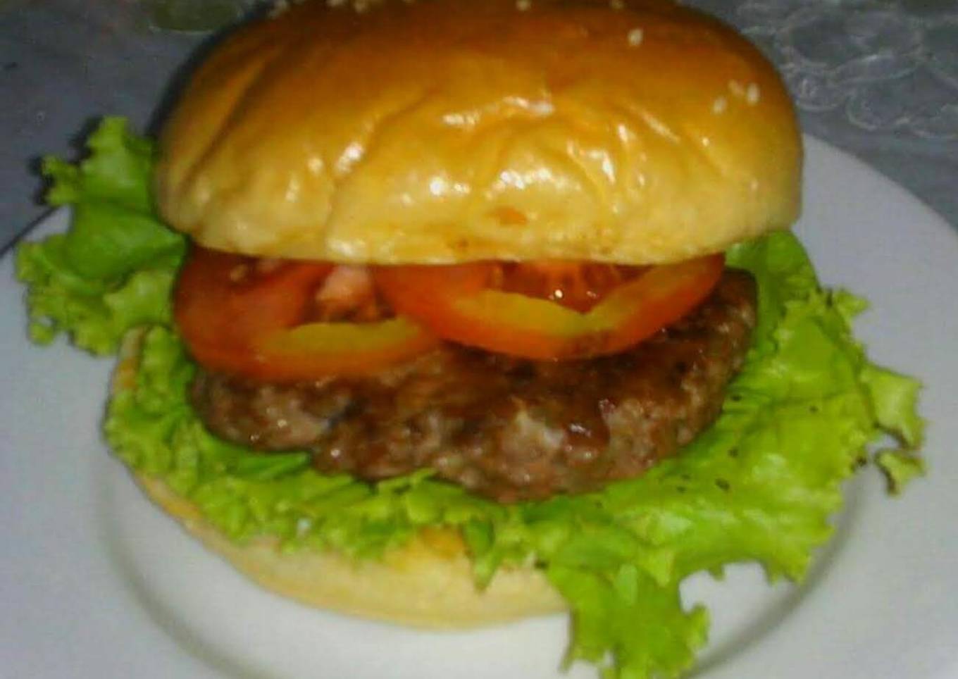 Daging burger (beef patty)