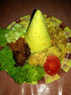 Foto resep Nasi kuning ricecooker
